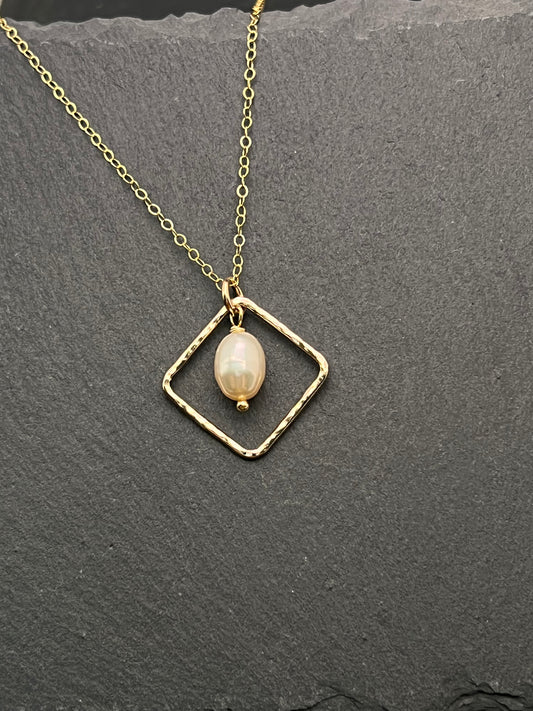 14K Gold and pearl necklace