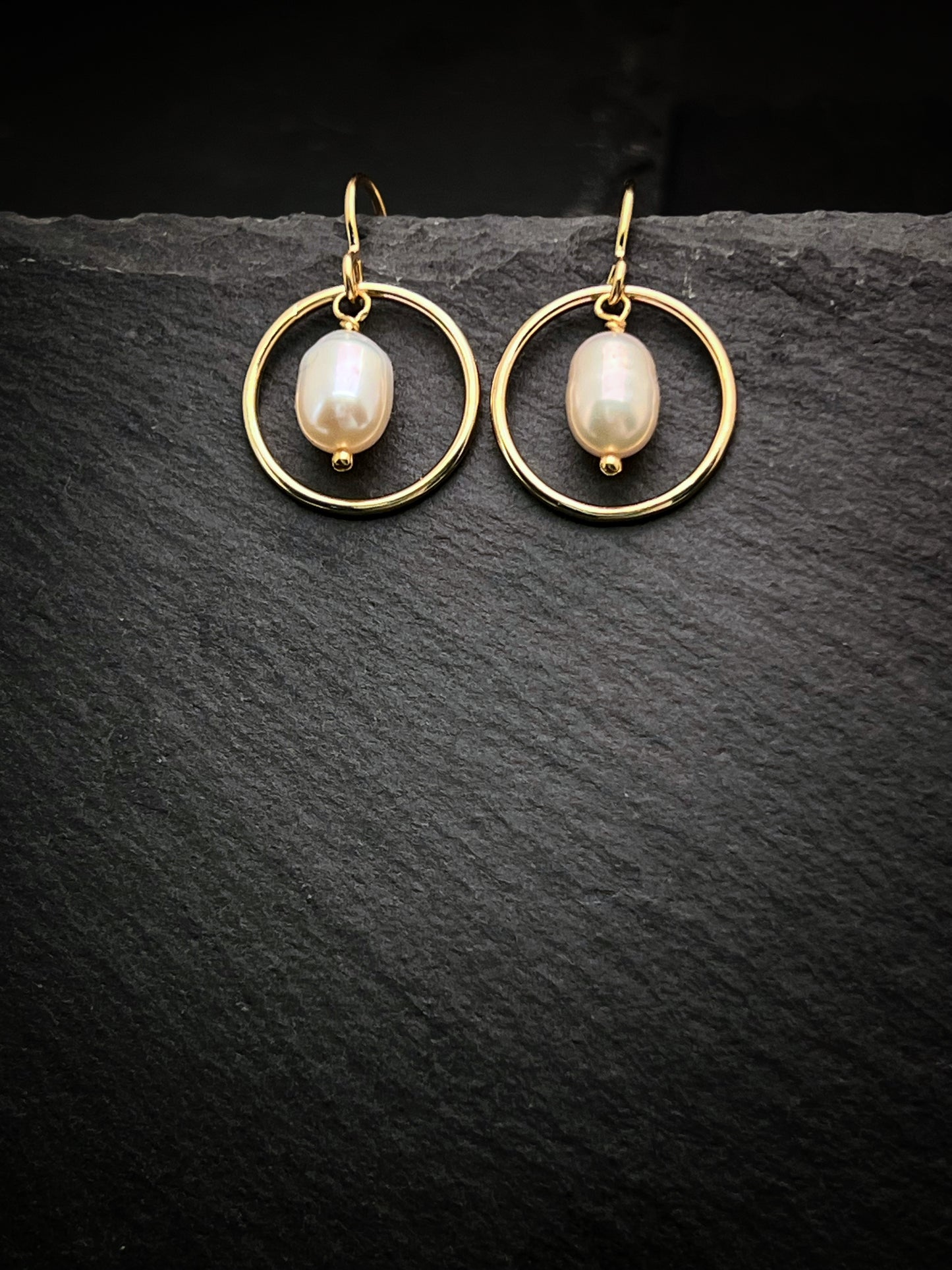 14 Karate gold and pearl earrings