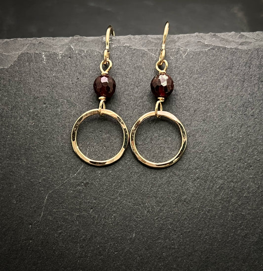 14 Karate gold and garnet earrings