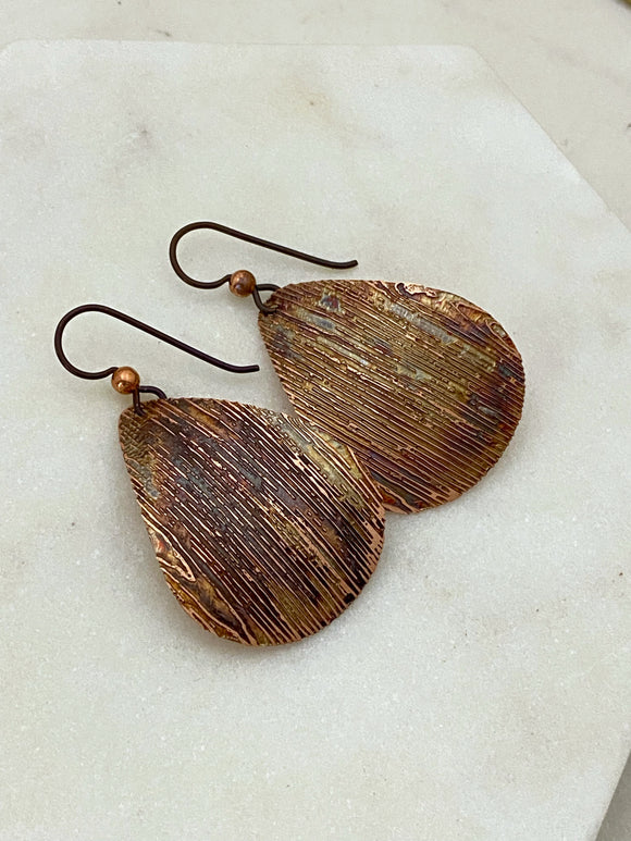 Acid etched copper wood grain medium teardrop earrings