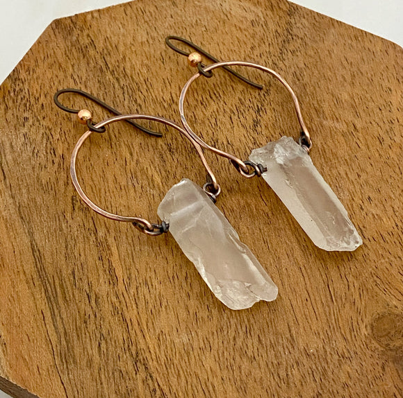 Copper and quartz earring