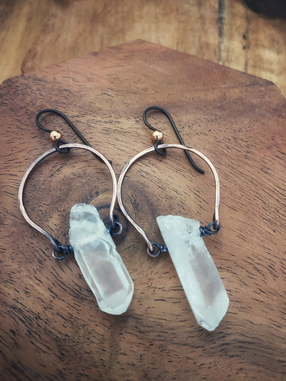 Copper and quartz earring