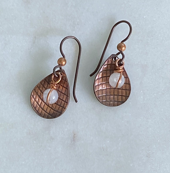 Copper earrings with moonstone